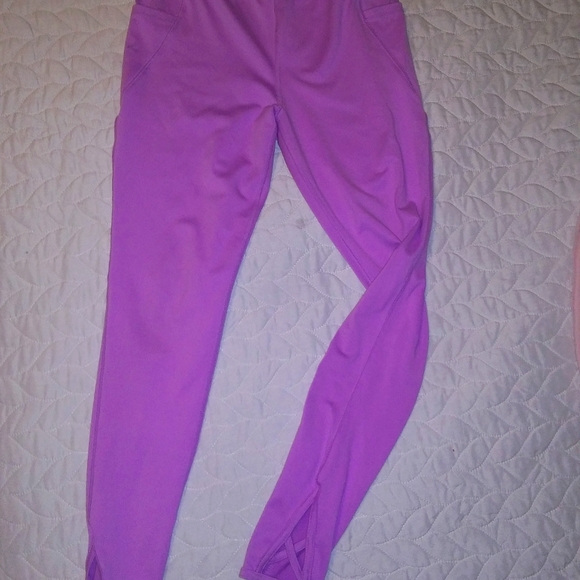 2 Pair of 14-16 girls Avia athletic leggings - Picture 3 of 8